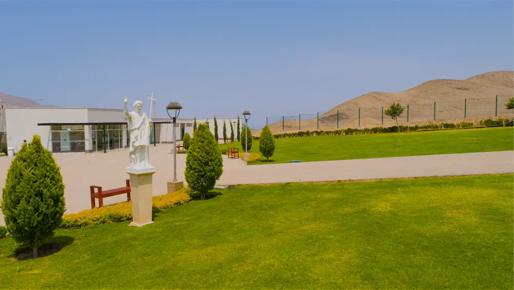 Foto de galería del camposanto en Ancón